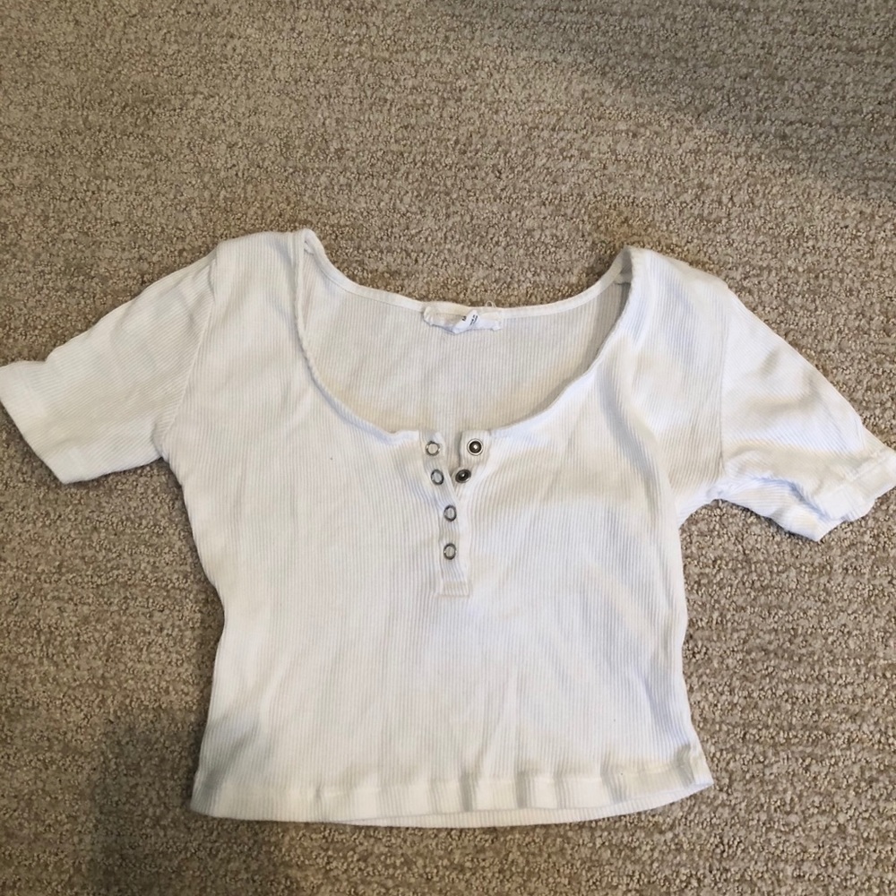 White short sleeve crop top